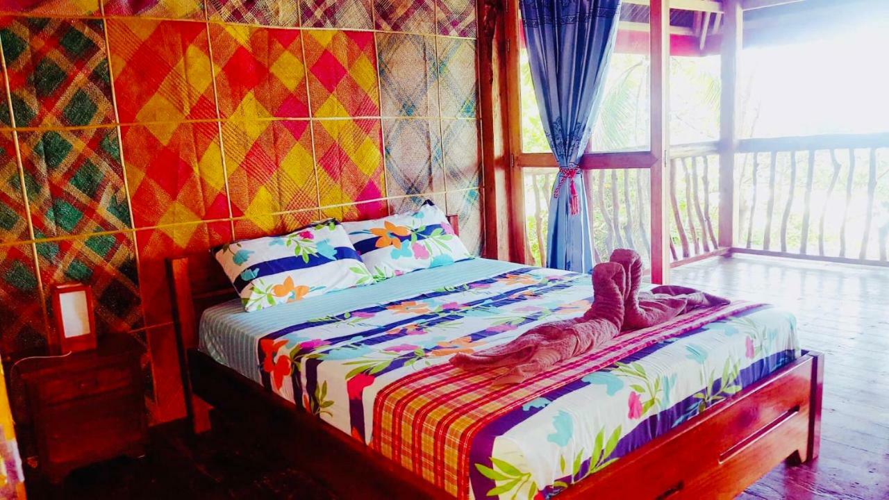 White Beach Front And Cottages Buruanga Esterno foto