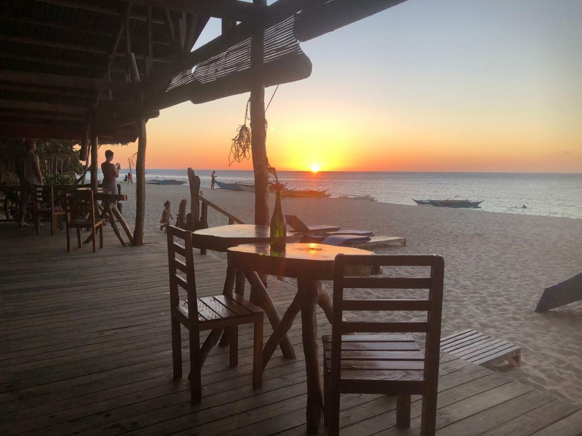 White Beach Front And Cottages Buruanga Esterno foto
